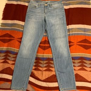 Universal Thread Size 6 Mid Rise Skinny Jeans
